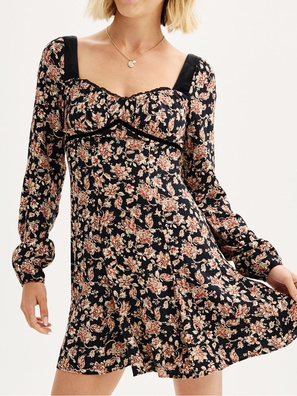 SO Revival Collection Floral Mini Dress Long Sleeve Sweetheart Neck Size M NWT